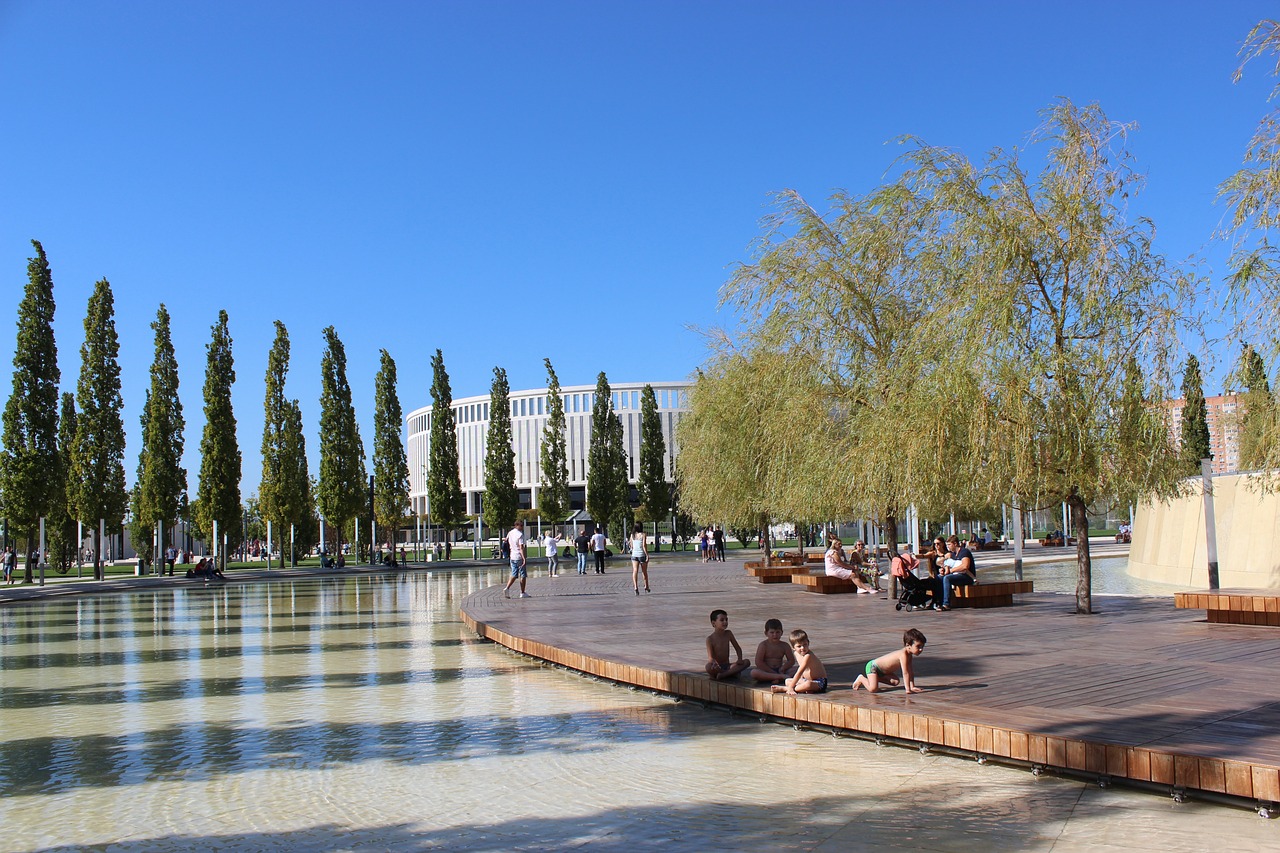 她用自己的 她用自己的